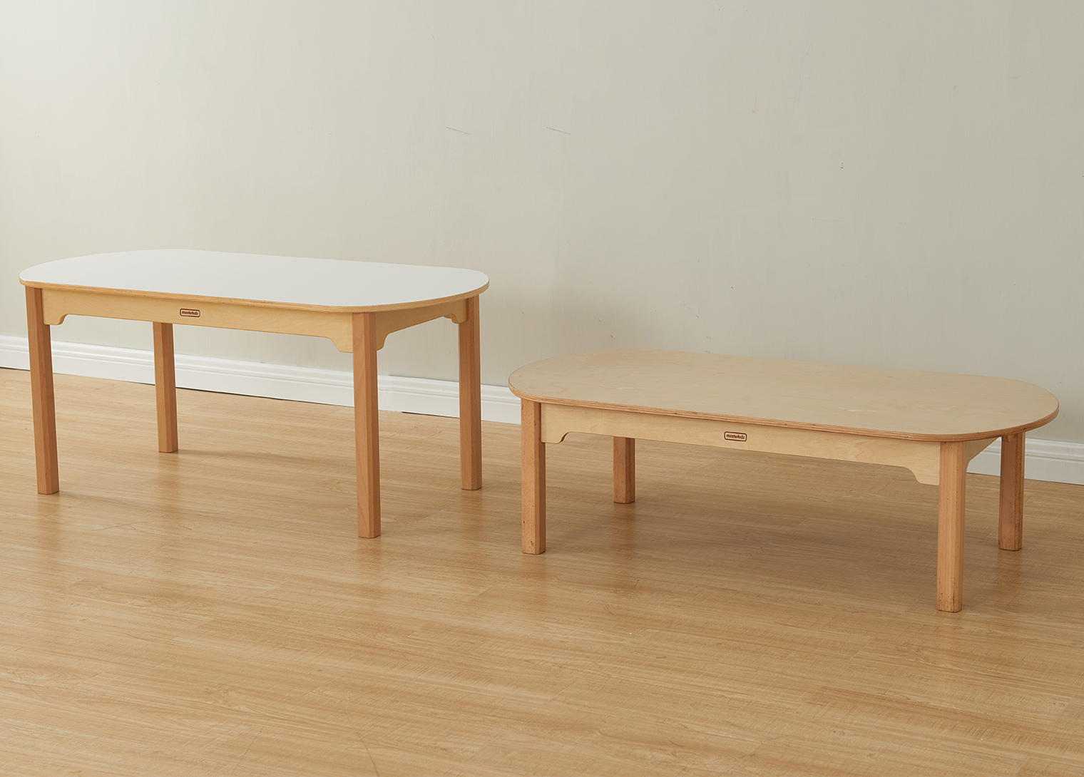 Inga Design Kids - 455H Oval-Shaped Table (Clear Varnish)